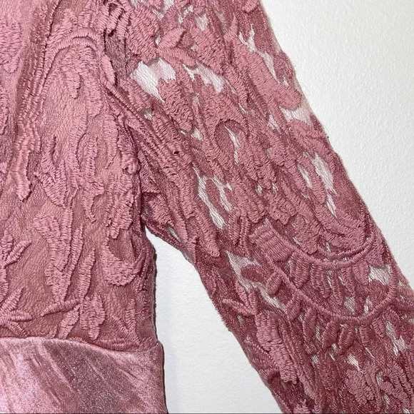 Adrianna Papell Shimmer Shutter Tuck Lace Dress - Metallic Mother of the Bride - Picture 4 of 8